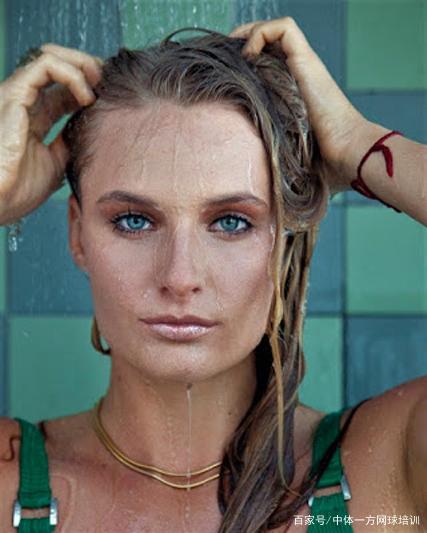 员年赛量与 员年赛量与