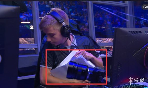 就暴露了二 就暴露了二